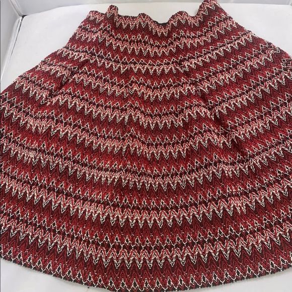 H&M Patterned Stretch Pleated Skirt - Picture 1 of 9